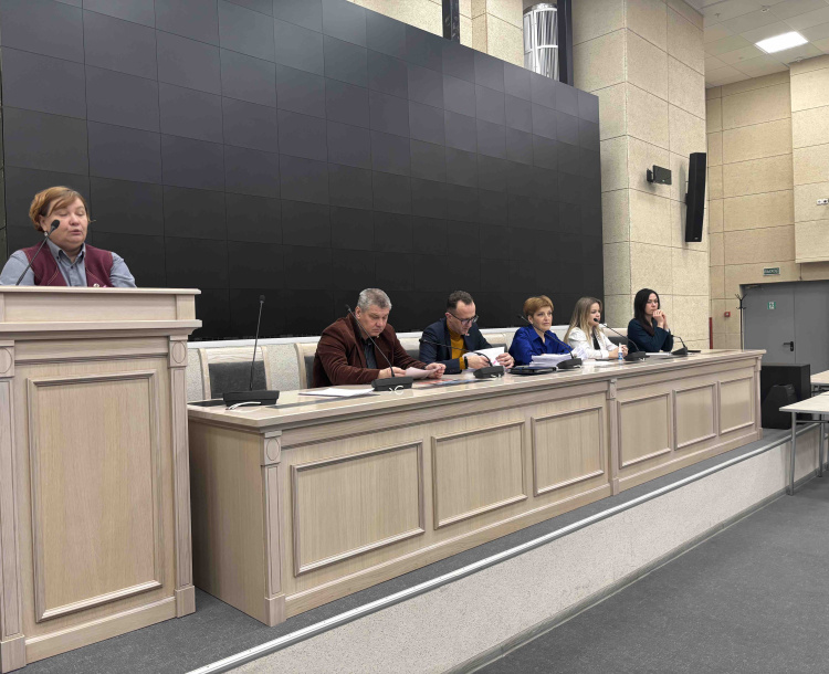 ПРОФСОЮЗНОЕ СОБРАНИЕ НА СТАДИОНЕ "ДИНАМО"